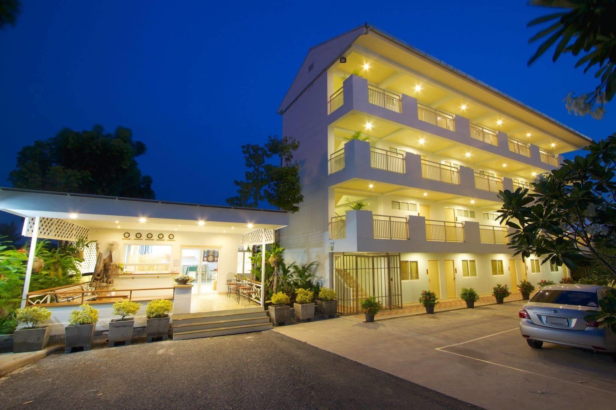 بانغسين Charn Residence المظهر الخارجي الصورة